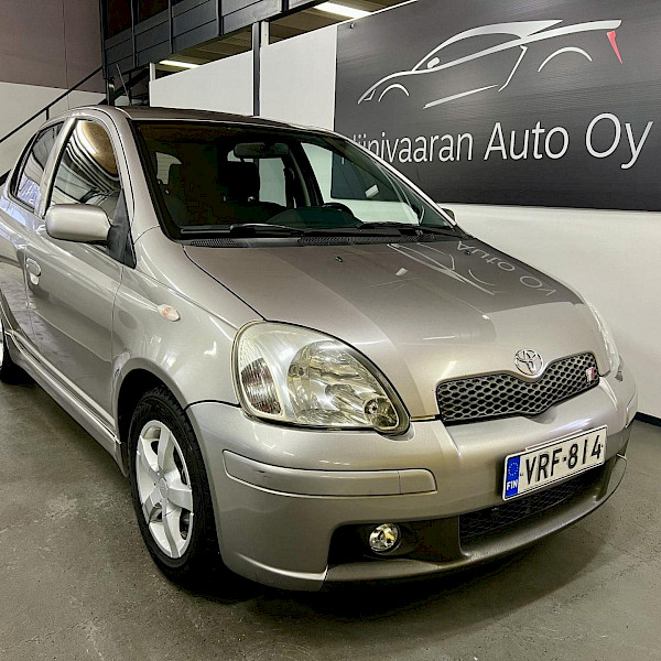 Toyota - Yaris | 2003