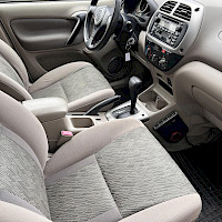 Toyota - RAV4 | 2001
