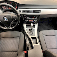 BMW - 320 | 2011