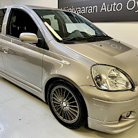 Toyota - Yaris | 2004