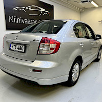 Suzuki - SX4 | 2010