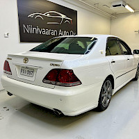 Toyota - Crown | 2005